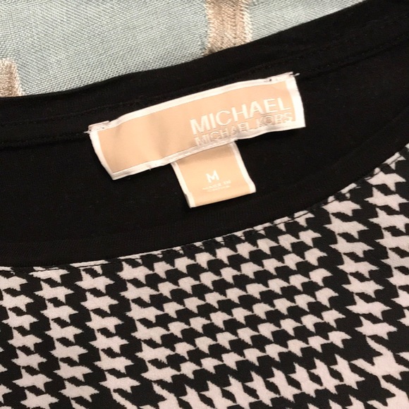 Top - Picture 2 of 3